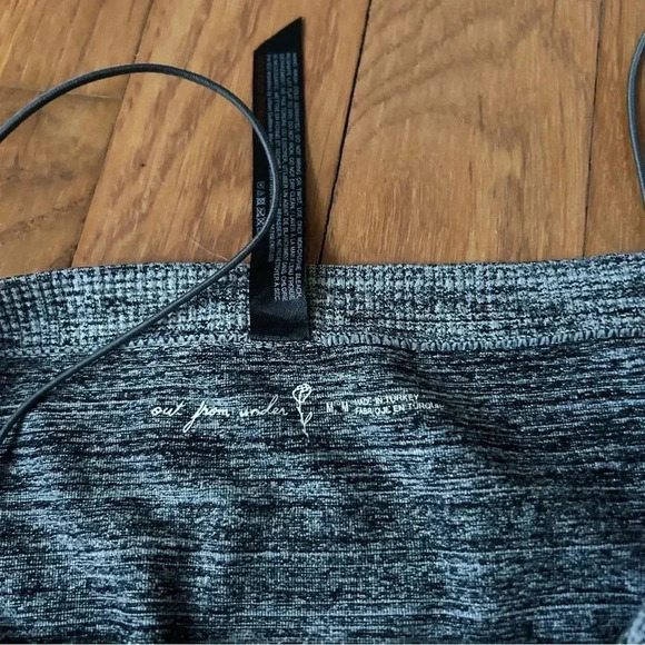 Urban Outfitters Out From Under Grey Seamless Bra Bralette Women’s Size Medium - Picture 2 of 5